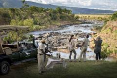 PHR_NBOBBCoffee-stop-on-the-mara-river-andBeyond-Bateleur-CampCoffee-stop-on-the-mara-river