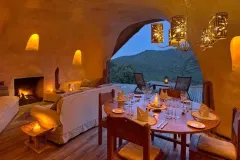 Gallery-BORANA_LODGE_Laikipia_In-room-dining-in-your-cottage-with-unparalleled-views