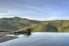 Gallery-BORANA_LODGE_Laikipia_Infinity-pool-with-views-of-Mt.-Kenya-from-a-distance