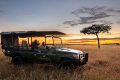 Elewana-Sand-River-Game-drive-at-sunrise