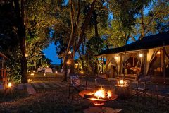 Elewana-Sand-River-Main-area-camp-fire