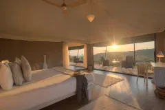 Kicheche-Valley-Naboisho-Family-Suite-main-bedroom-1024x695-1