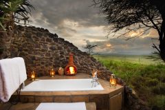 Lewa-house-outside-Bathtub