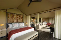 luxury-family-tented-at-Mahali-Mzuri