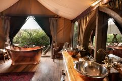 Great-Plains-Mara-Nyika-Camp-guest-suite-bathroom