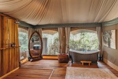 Great-Plains-Mara-Toto-Tree-Camp-guest-suite-bath-and-shower