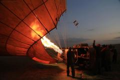 Early-morning-balloon-safari