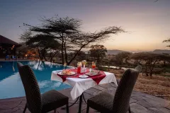 bush-dinner-at-samburu