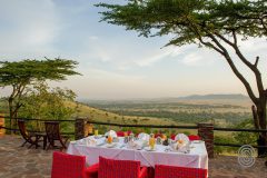 view-deck-sundowner-at-serengeti-serena