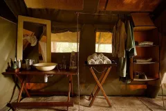 serian-s-nkorombo-bathroom