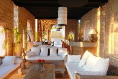 Majlis-pool-bar-interiors-1-1536x1024