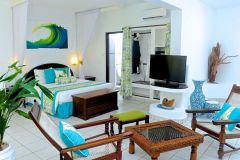 voyager-beach-resort-bannerbkm
