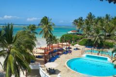 voyager-beach-resort-pool